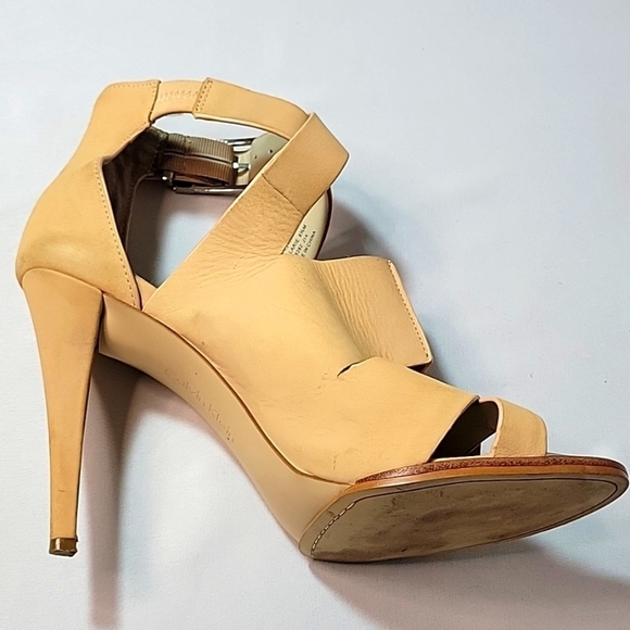 Calvin Klein nude high heels Size 8.5 - Picture 6 of 9